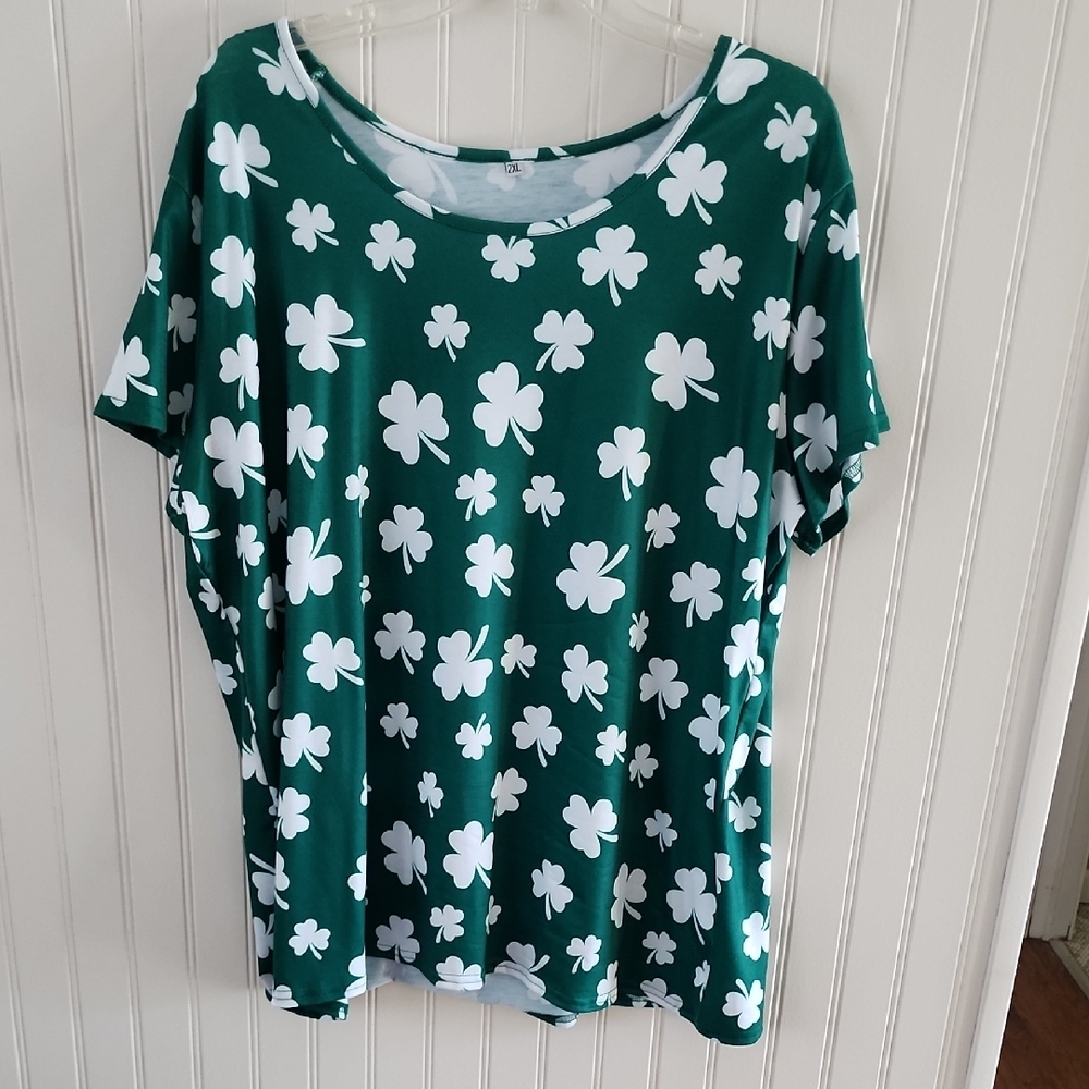 Green Boxy Short Sleeve Tee with Clover Pattern
